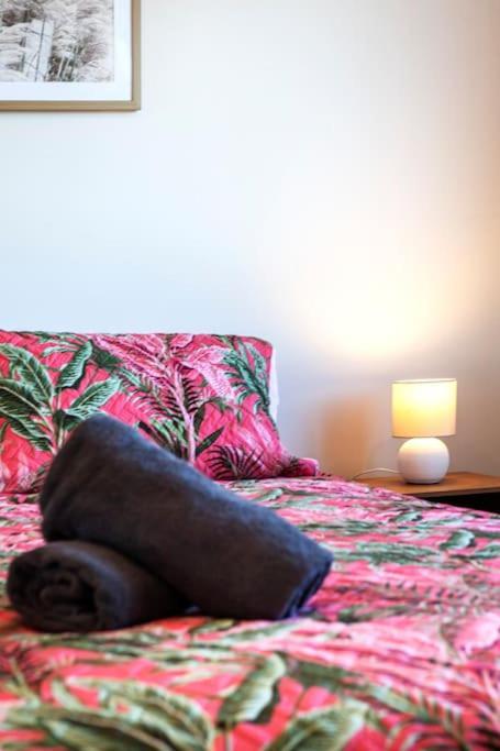 Stylish Townhouse With Hot Tub Apartment Christchurch Ngoại thất bức ảnh