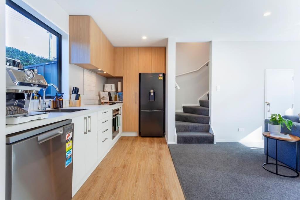 Stylish Townhouse With Hot Tub Apartment Christchurch Ngoại thất bức ảnh