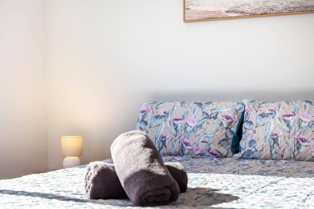 Stylish Townhouse With Hot Tub Apartment Christchurch Ngoại thất bức ảnh